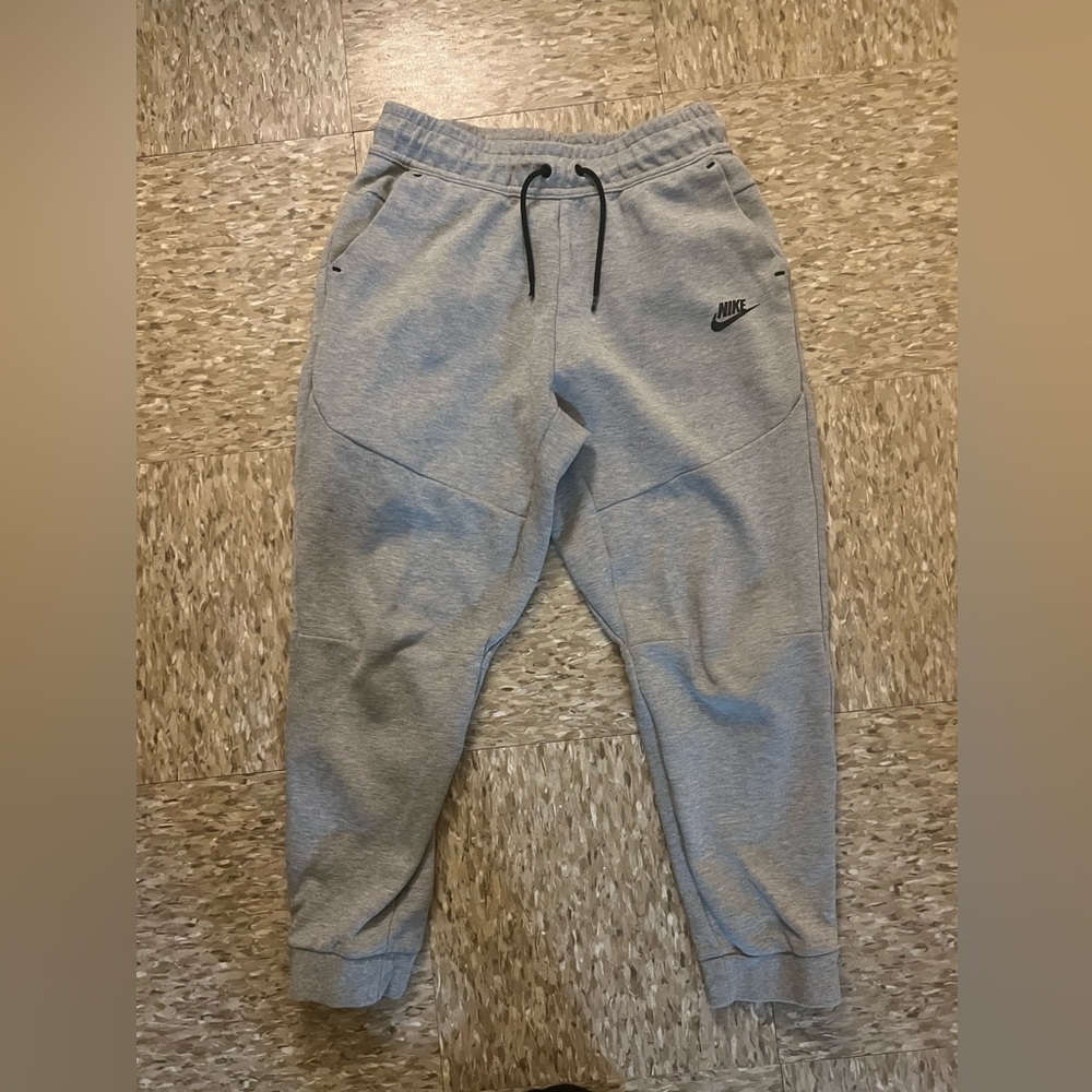 Nike tech sweatpants
